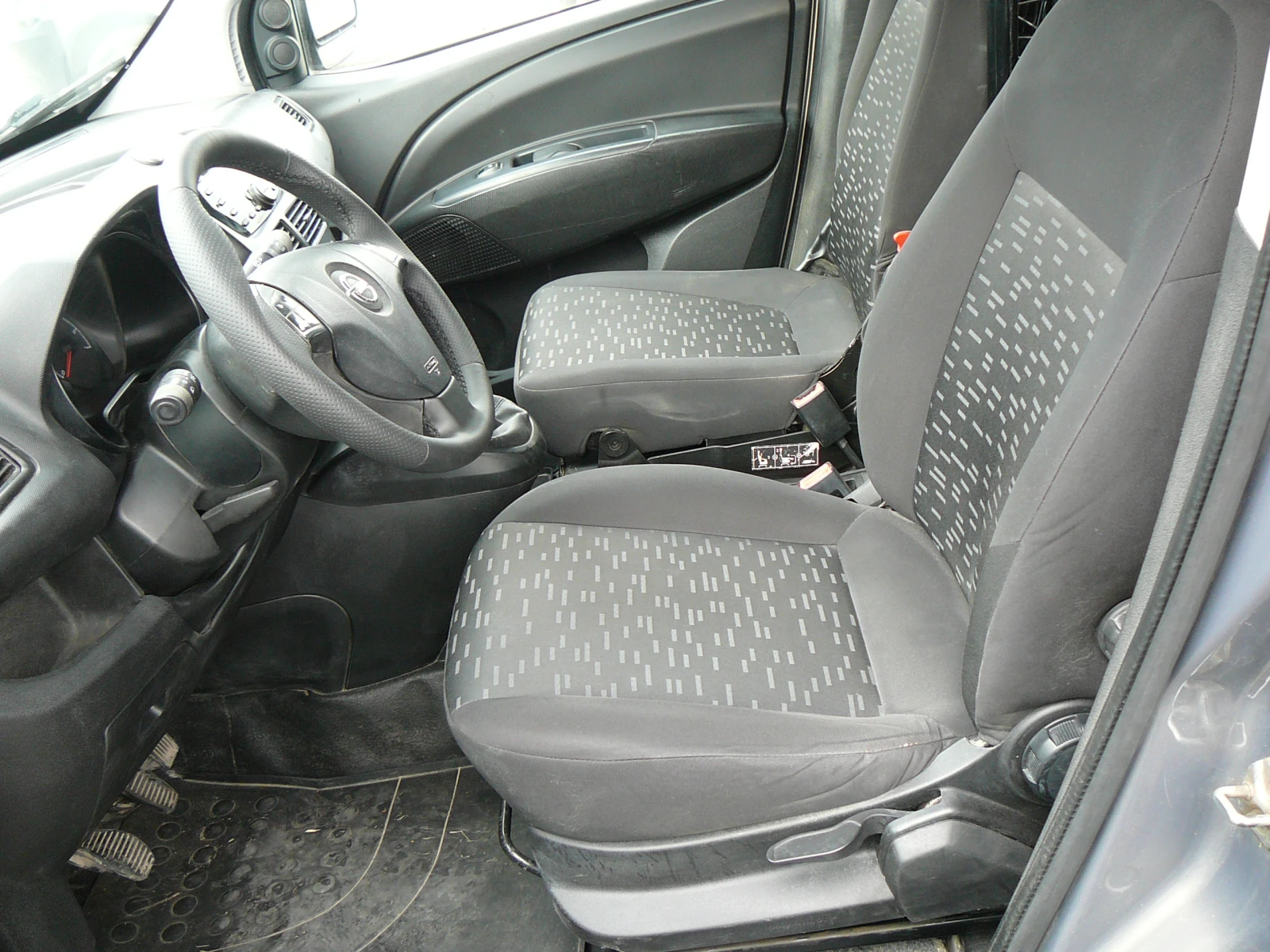 Opel Combo 2.0cdti MAXI. klima, снимка 8 - Автомобили и джипове - 56122011