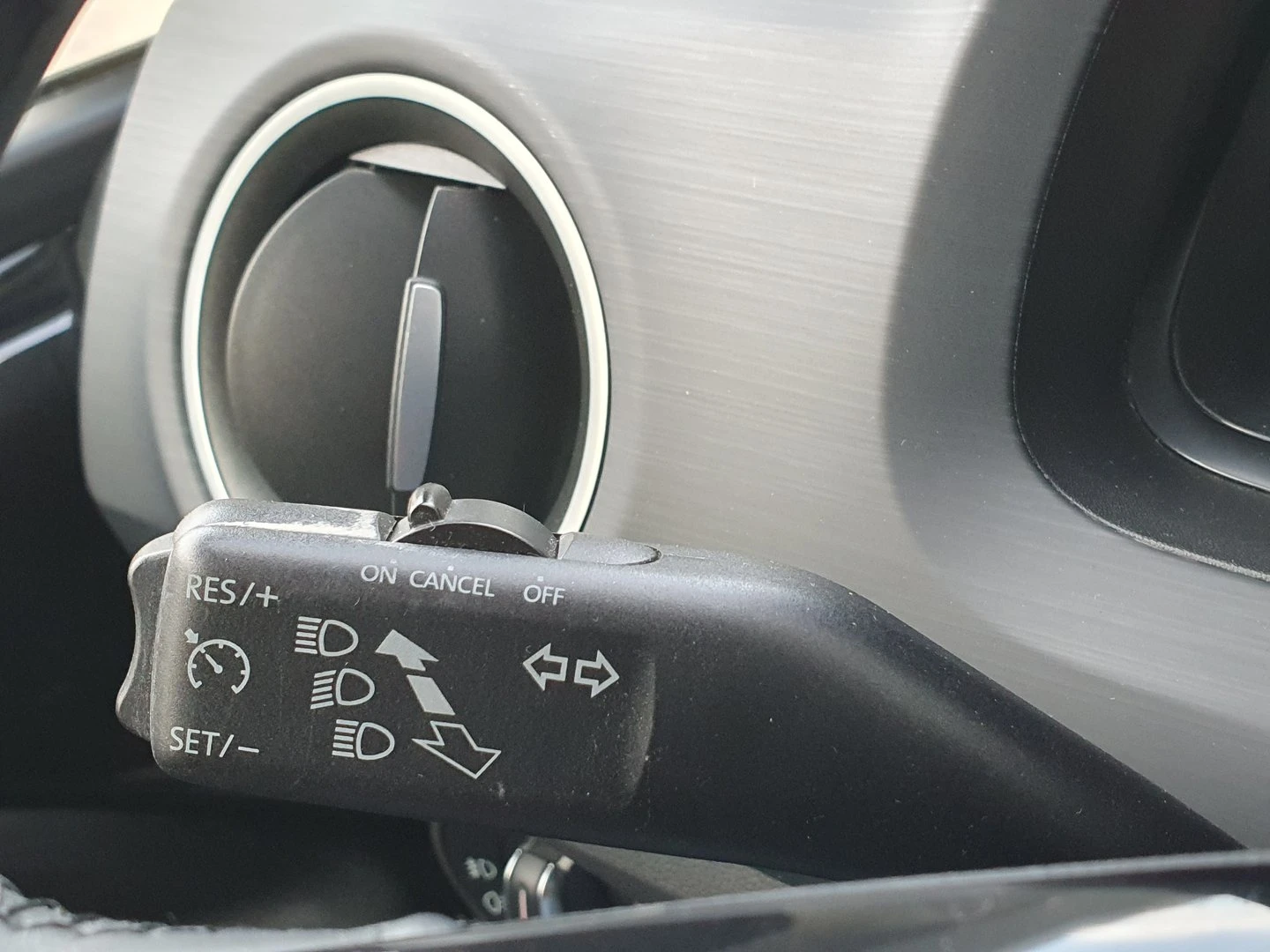 VW Up, снимка 12 - Автомобили и джипове - 56438867