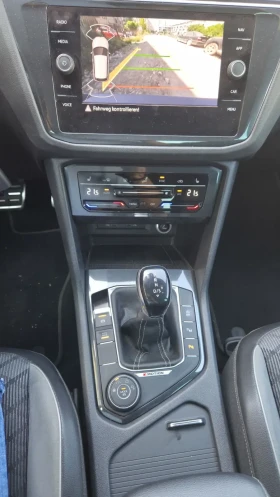 VW Tiguan R line+ 4 motion(4x4)+ Matrix LED+ 20 цола+ 200кон, снимка 12