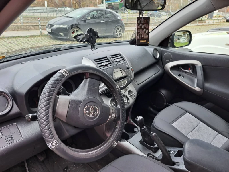 Toyota Rav4 2.2, снимка 5 - Автомобили и джипове - 48750627