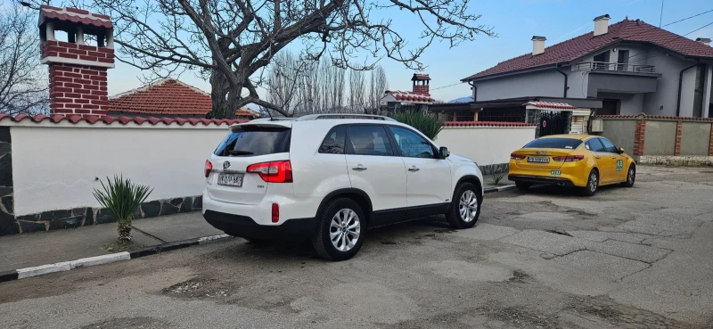 Kia Sorento, снимка 7 - Автомобили и джипове - 52153994