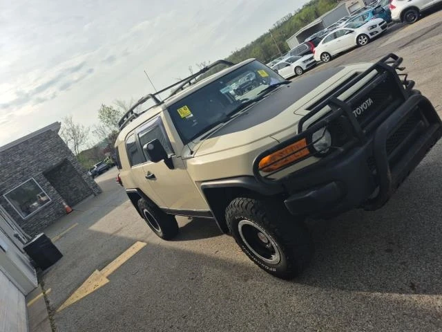 Toyota Fj cruiser 2010 Toyota FJ Cruiser wRear Doors - изображение 2