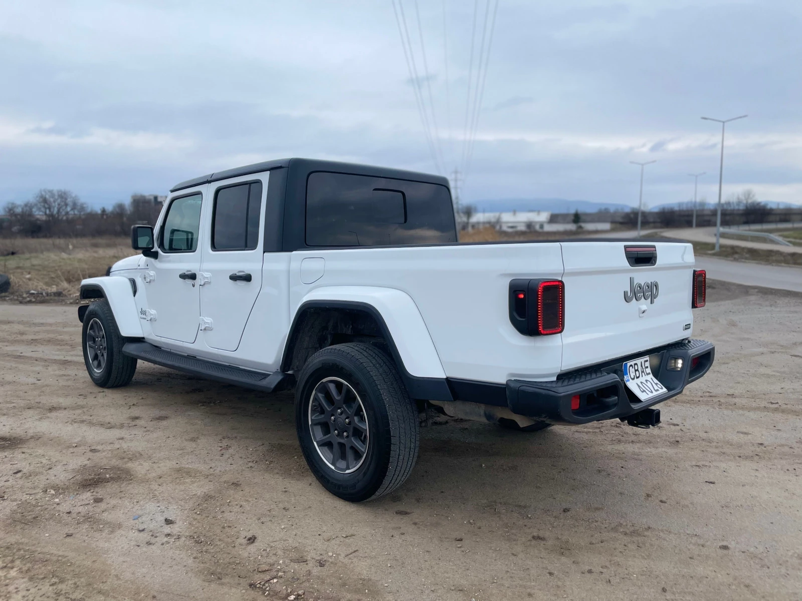 Jeep Wrangler Gladiator - изображение 3