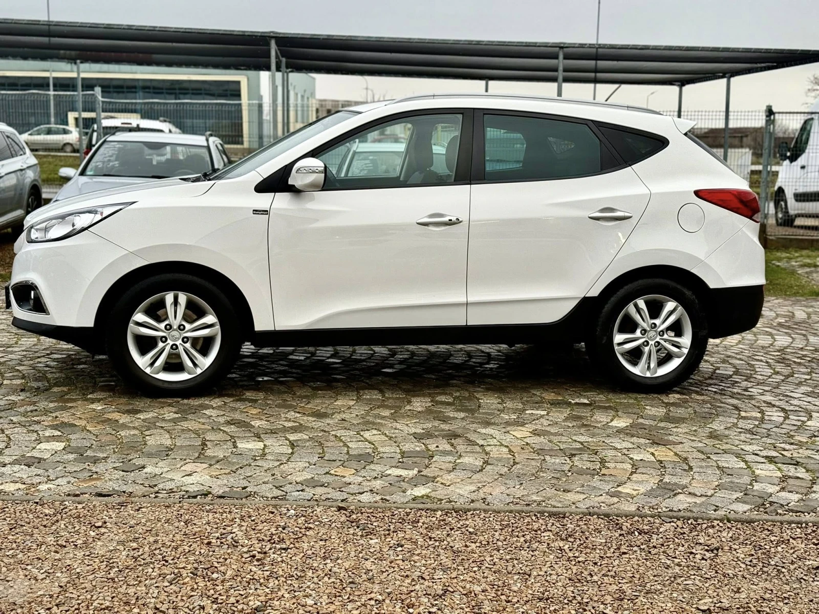 Hyundai IX35 2.0 АВТОМАТИК - изображение 2