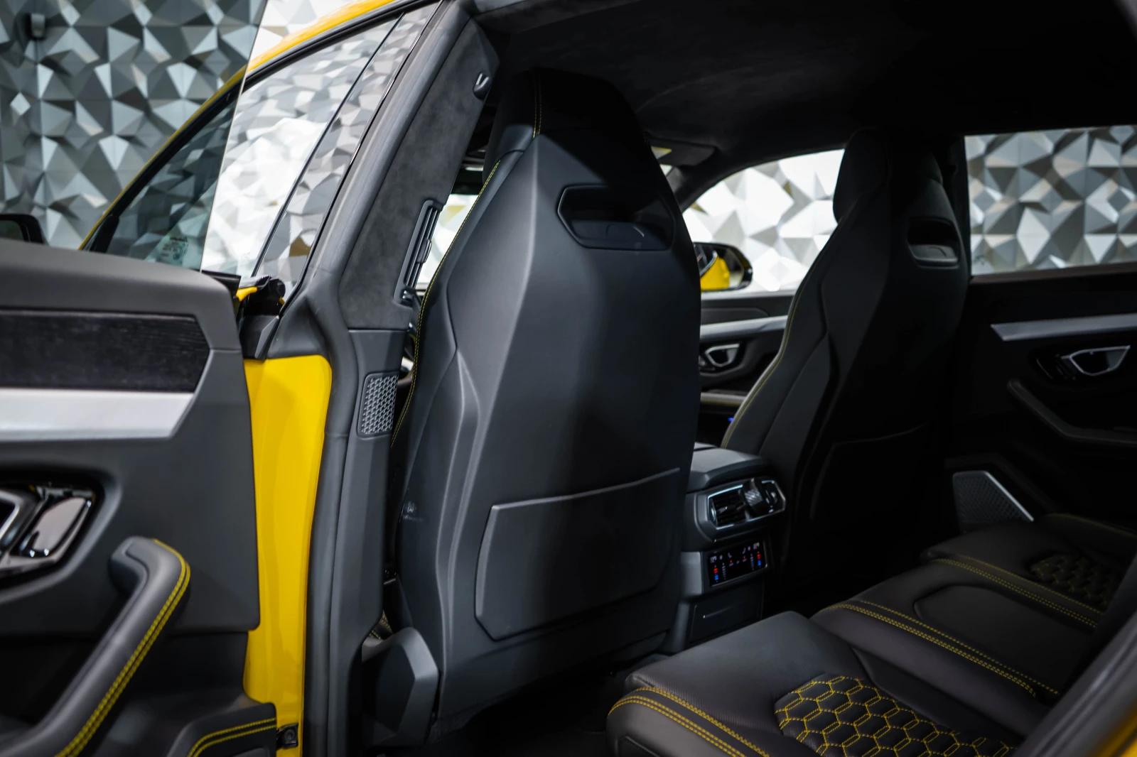 Lamborghini Urus Giallo Auge* B&O | Mobile.bg � ����������� 14