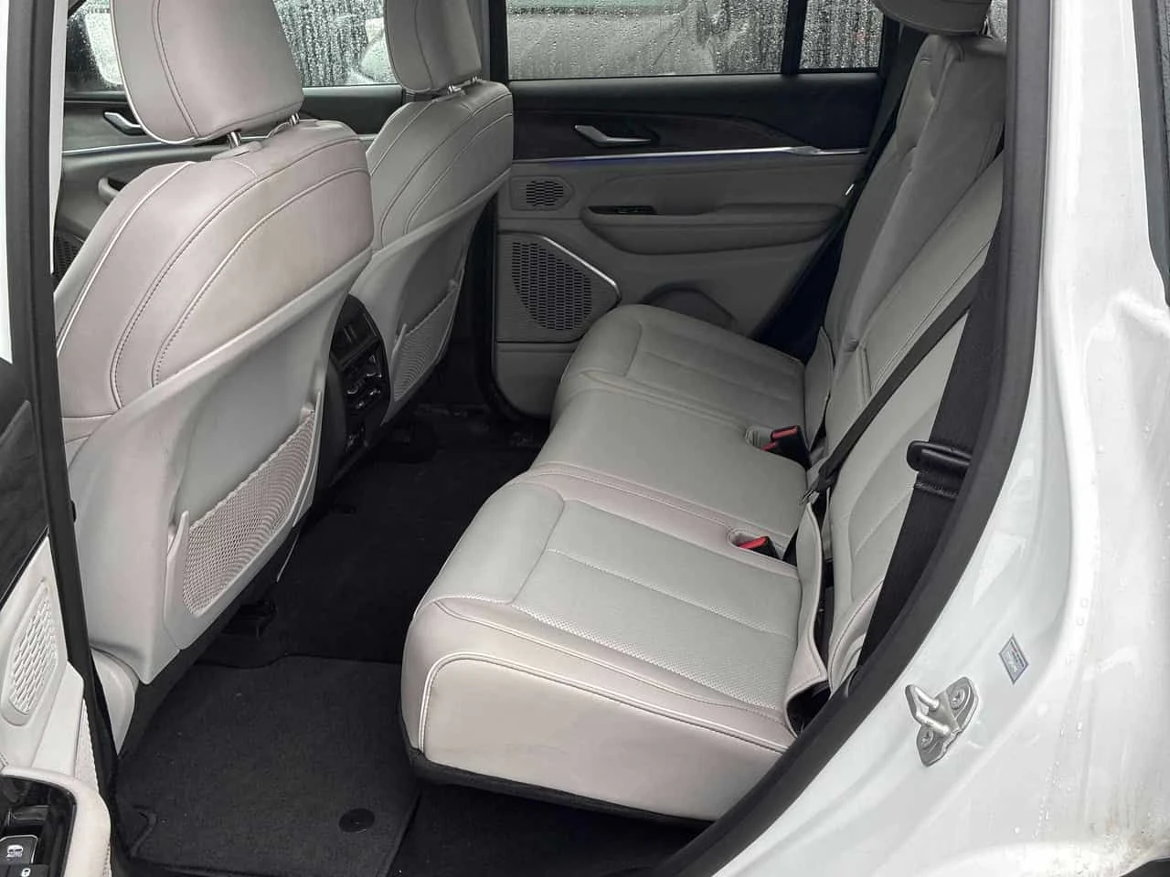 Jeep Grand cherokee * Overland * CARFAX * ЦЕНА ДО БГ, снимка 13 - Автомобили и джипове - 53740526