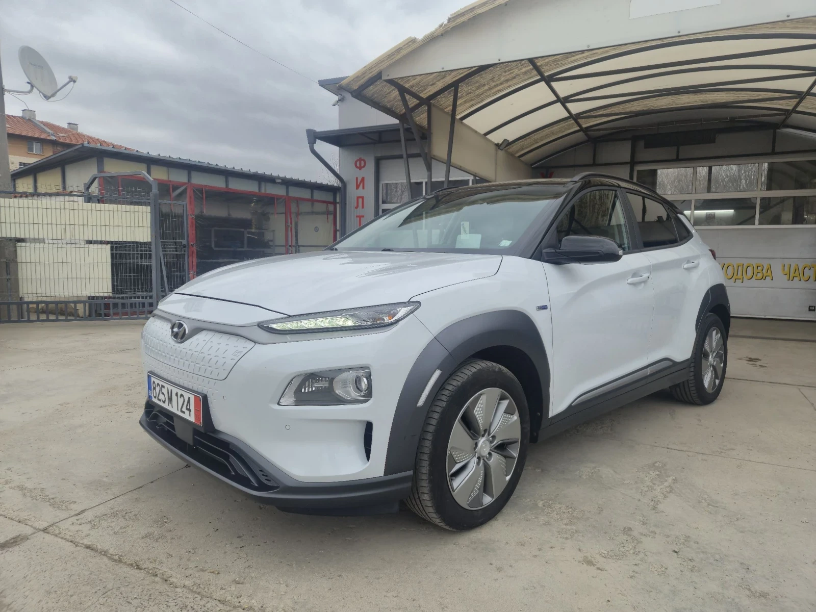 Hyundai Kona 64kw h, ТЕРМОПОМПА, 100% Soh, снимка 3 - Автомобили и джипове - 53891394