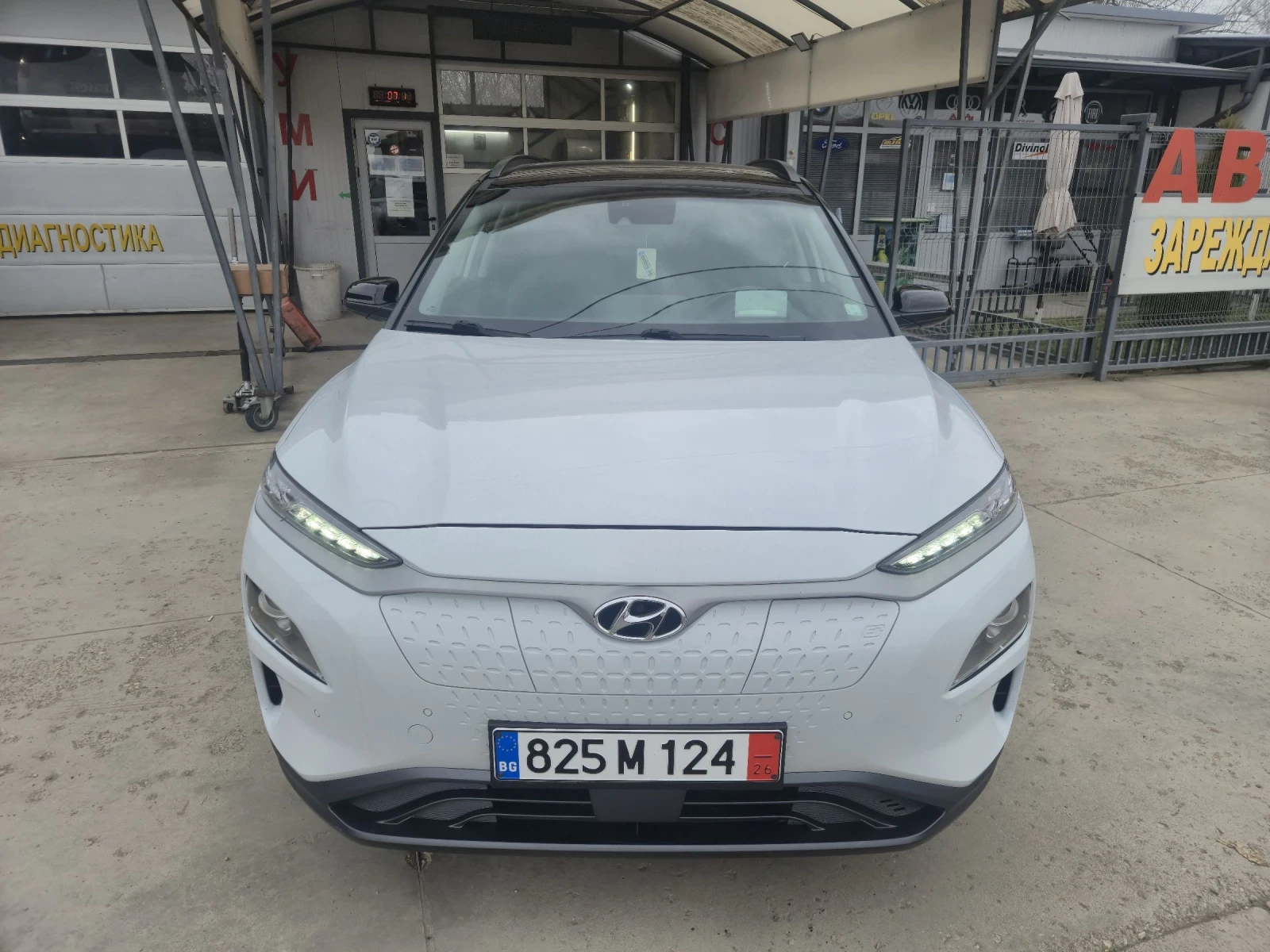 Hyundai Kona 64kw h, ТЕРМОПОМПА, 100% Soh, снимка 2 - Автомобили и джипове - 53891394