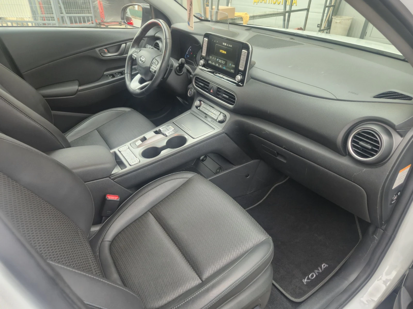 Hyundai Kona 64kw h, ТЕРМОПОМПА, 100% Soh, снимка 10 - Автомобили и джипове - 53891394