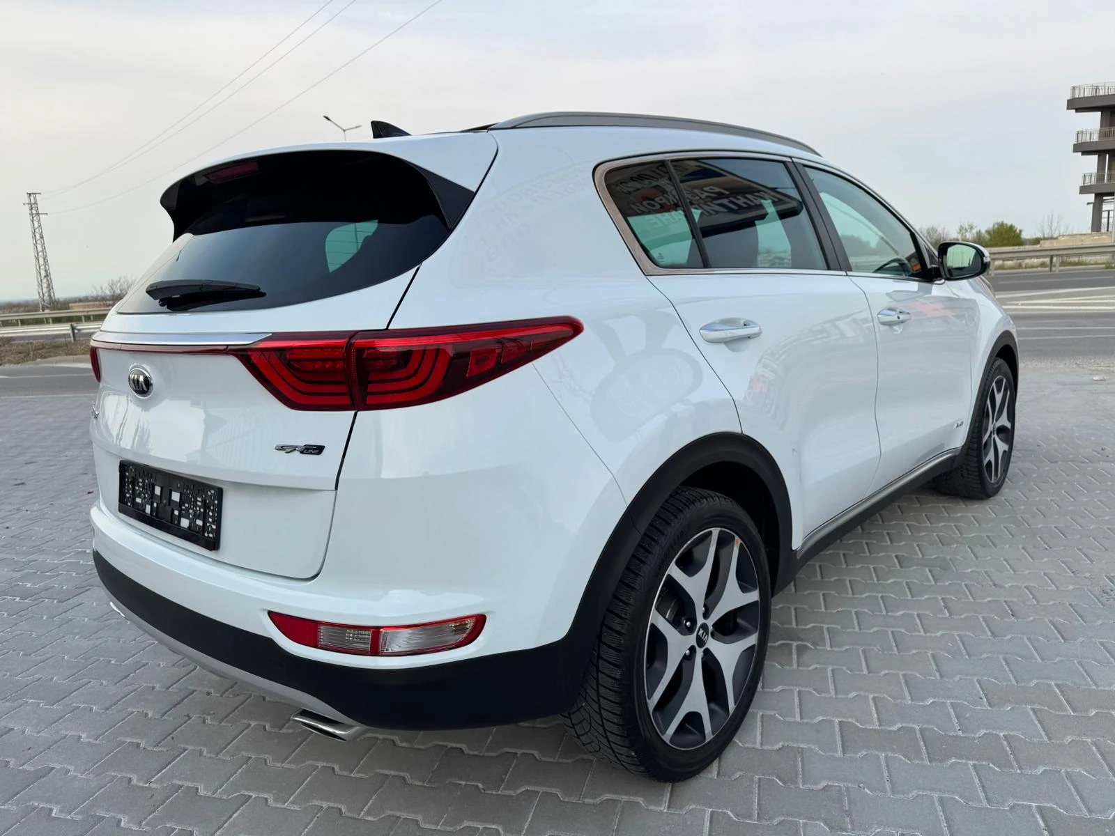 Kia Sportage 2.0CRDI 4WD GT LINE, снимка 4 - Автомобили и джипове - 53923588