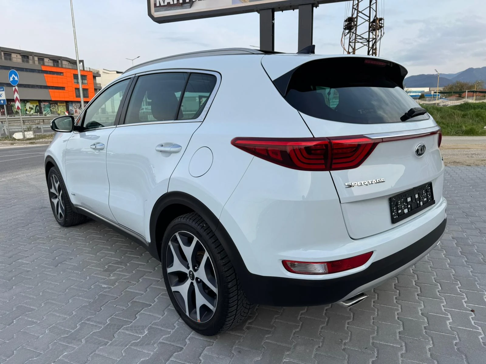 Kia Sportage 2.0CRDI 4WD GT LINE, снимка 5 - Автомобили и джипове - 53923588