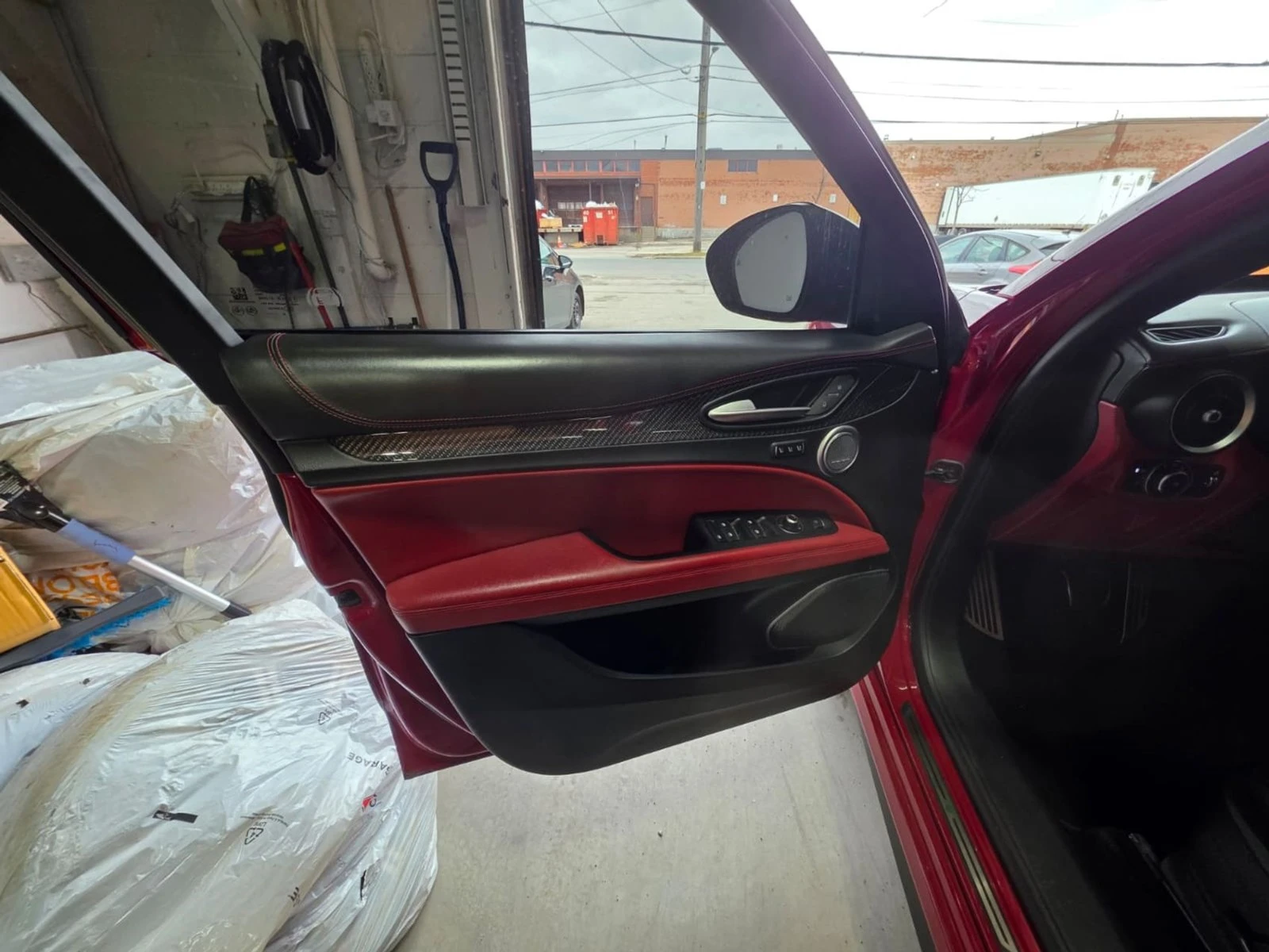 Alfa Romeo Stelvio QUADRIFOLIO РЕГИСТРАЦИЯ & ОБСЛУЖВАНЕ, снимка 14 - Автомобили и джипове - 54156682