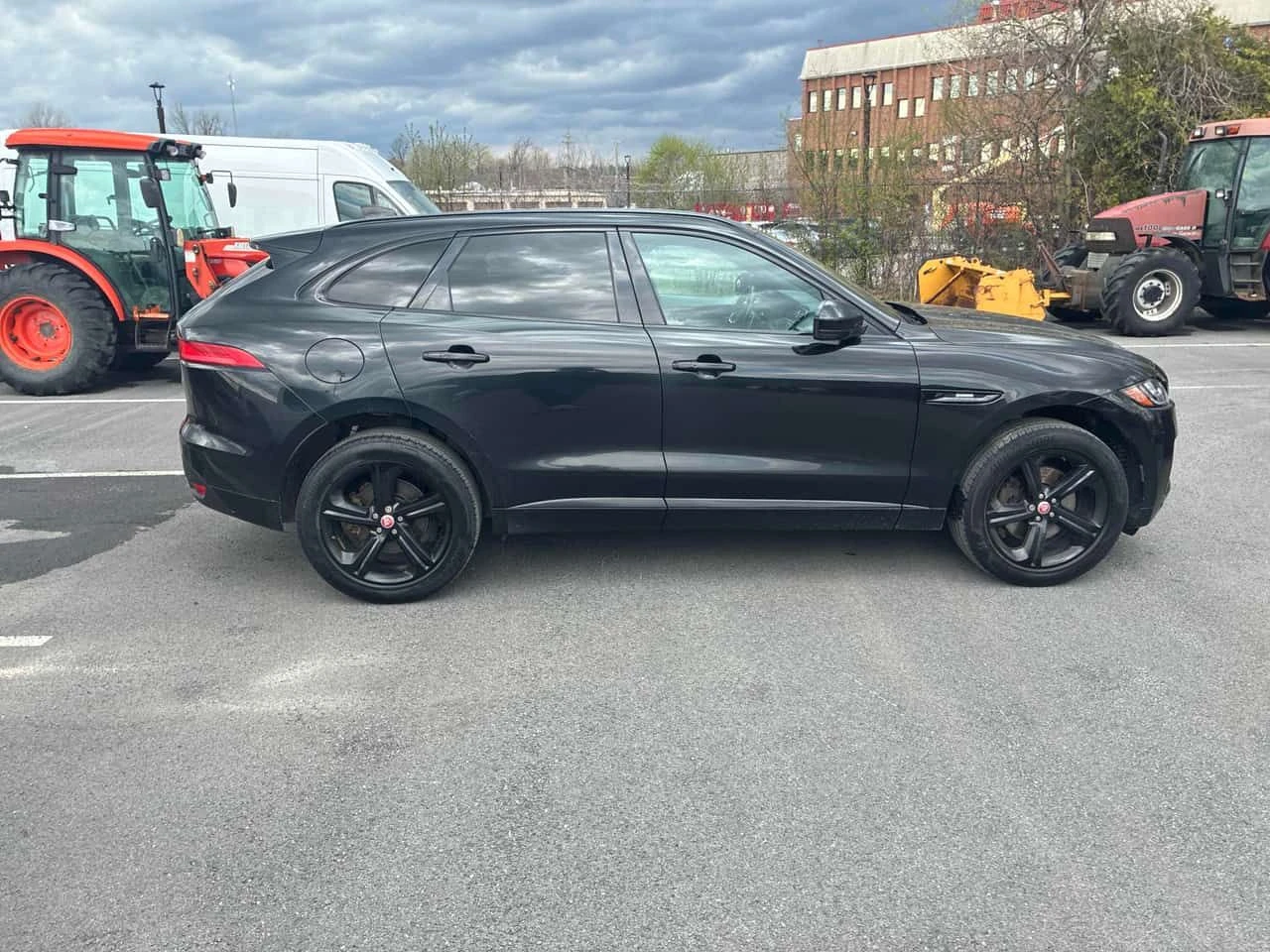 Jaguar F-PACE * R Sport * 2 КЛЮЧА * ПОДГРЕВ * ПАМЕТ * NAVI, снимка 3 - Автомобили и джипове - 54442277