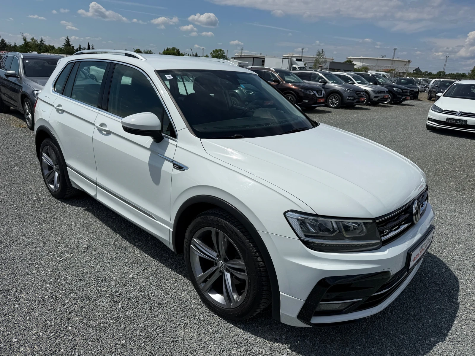 VW Tiguan (KATO НОВА)^(R-Line), снимка 3 - Автомобили и джипове - 54566028