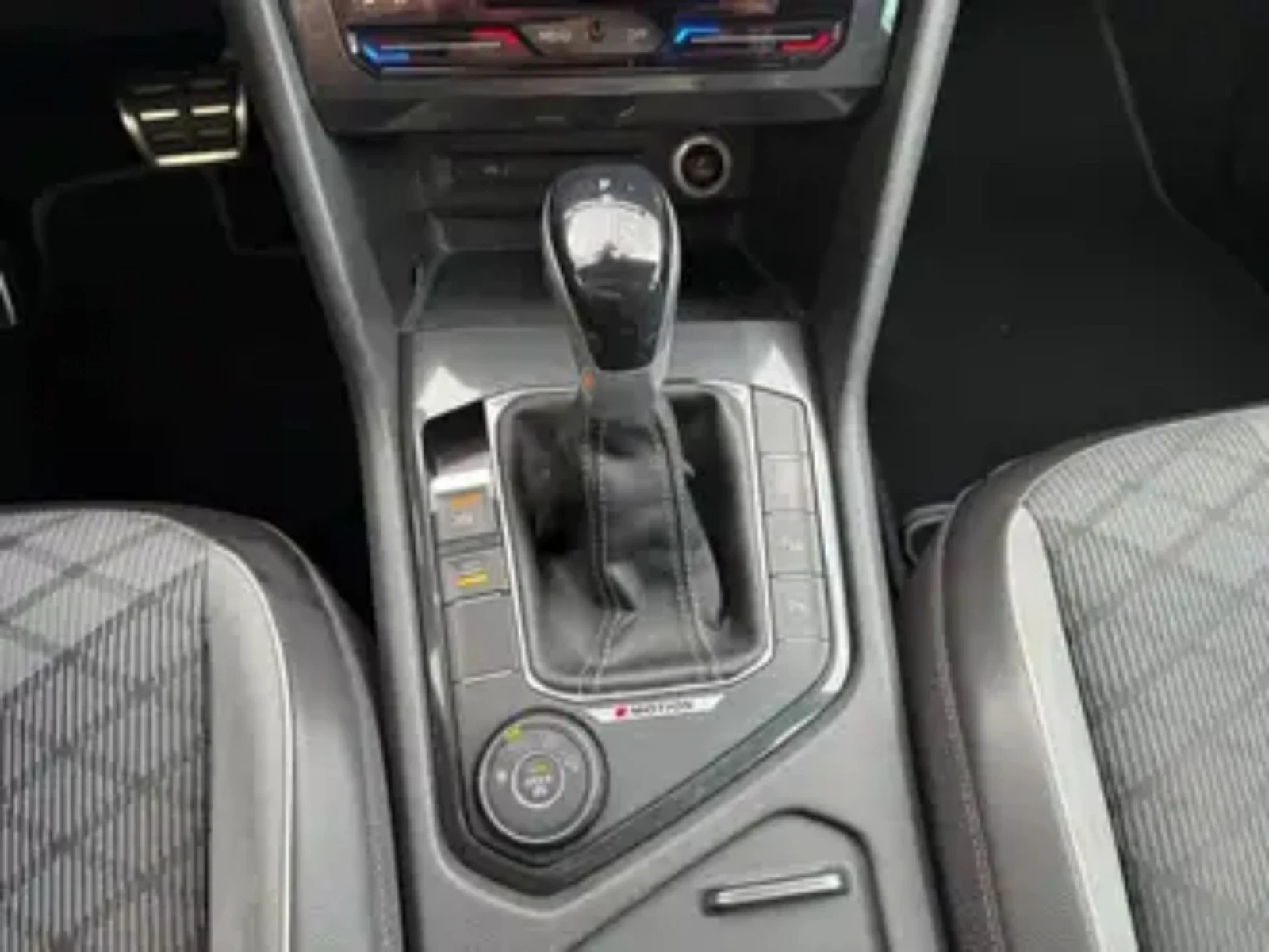 VW Tiguan R line+ 4 motion(4x4)+ Matrix LED+ 20 цола, снимка 9 - Автомобили и джипове - 54568710