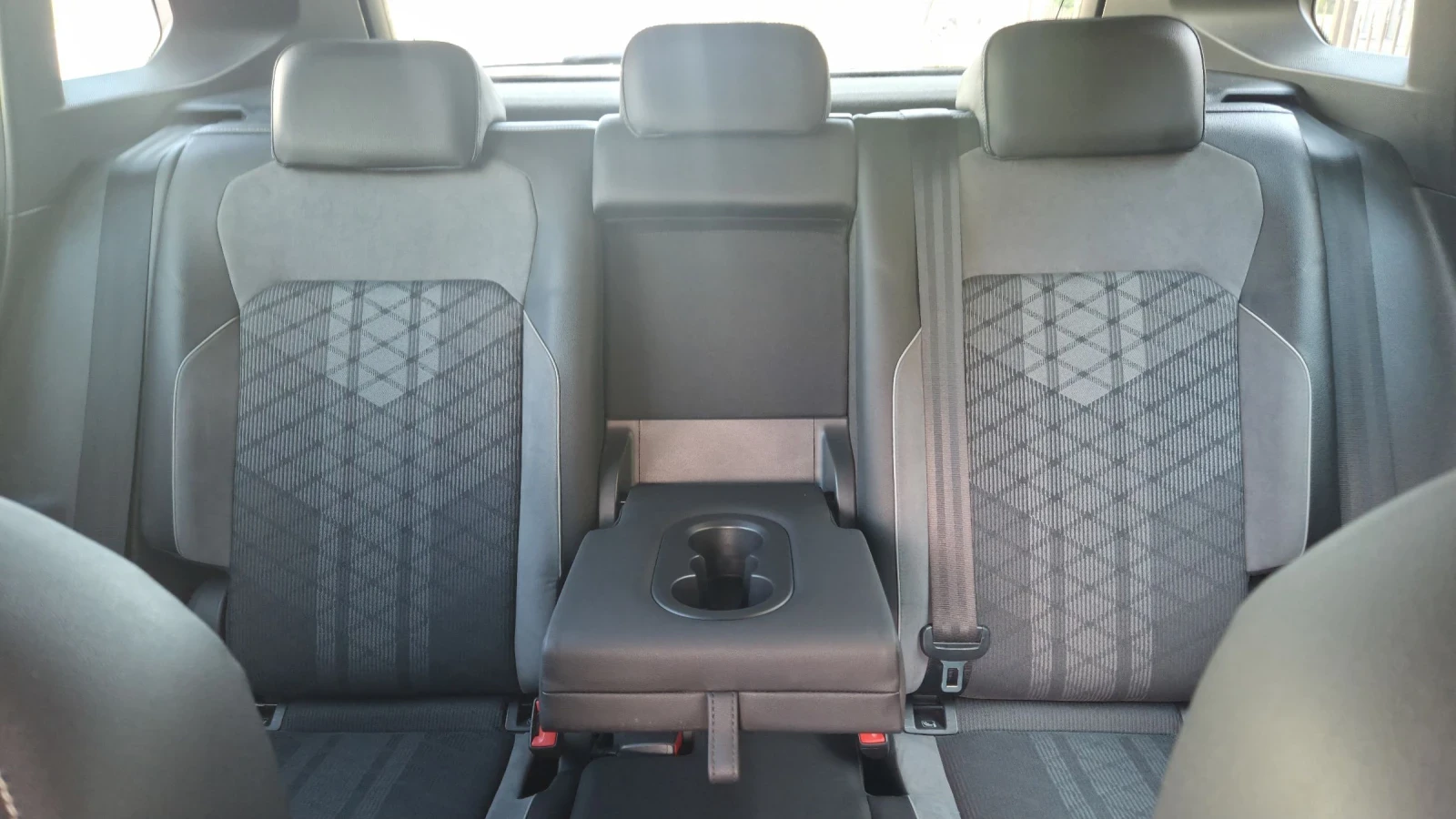VW Tiguan R line+ 4 motion(4x4)+ Matrix LED+ 20 цола+ 200кон, снимка 11 - Автомобили и джипове - 54568710