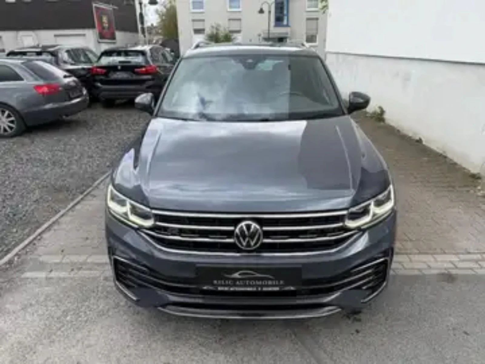 VW Tiguan R line+ 4 motion(4x4)+ Matrix LED+ 20 цола, снимка 3 - Автомобили и джипове - 54568710