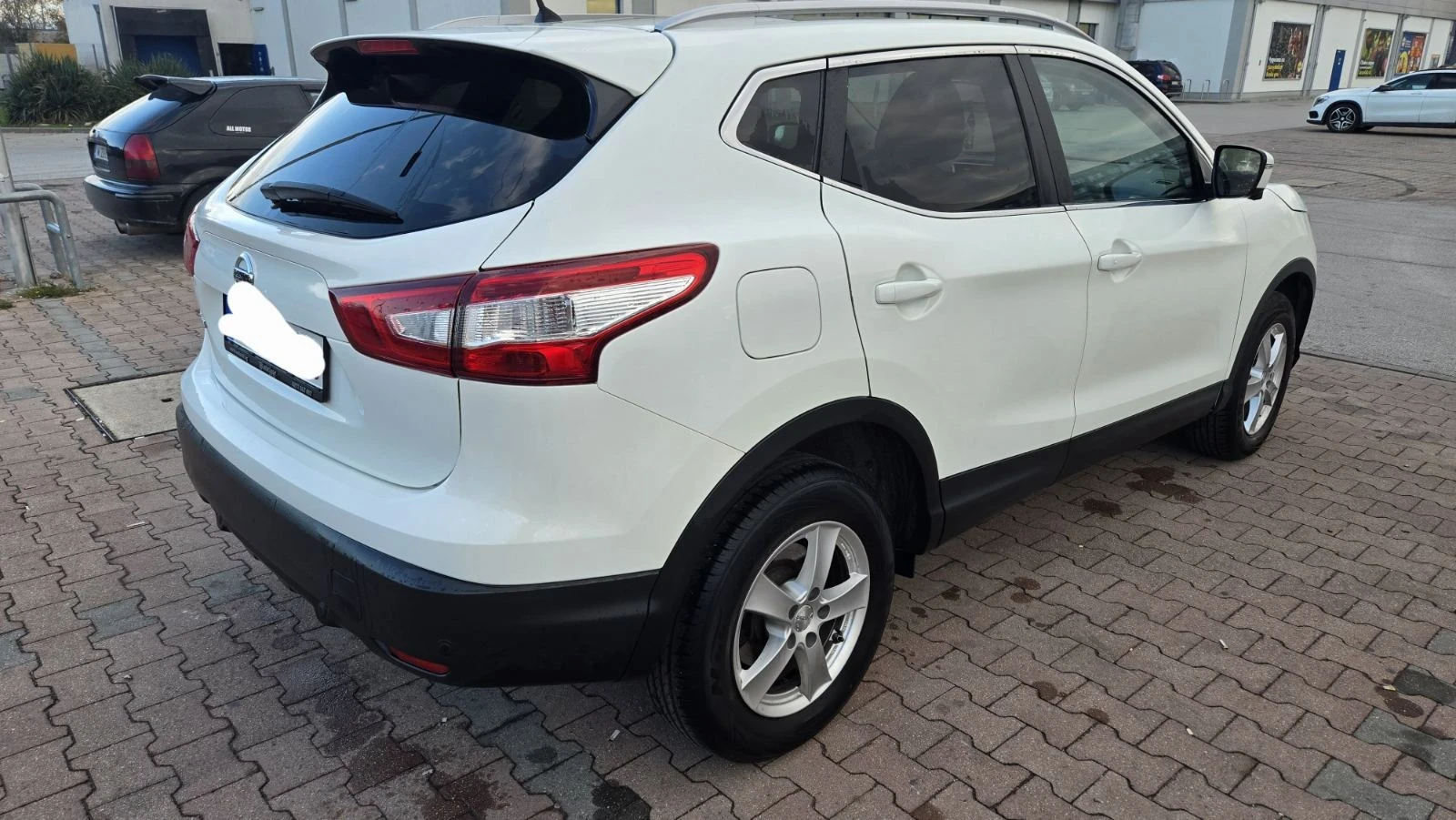 Nissan Qashqai 1.6 бензин, снимка 3 - Автомобили и джипове - 54810341
