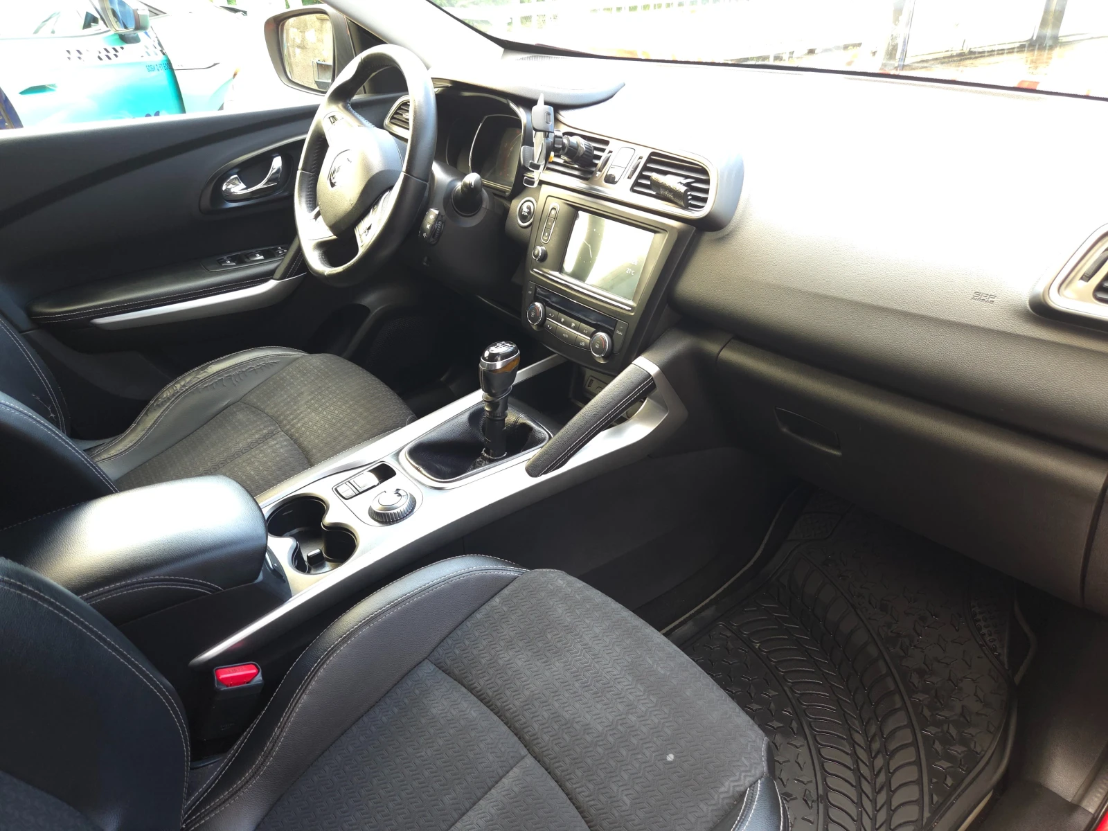 Renault Kadjar 1.6 dCi 4WD, снимка 3 - Автомобили и джипове - 54889149