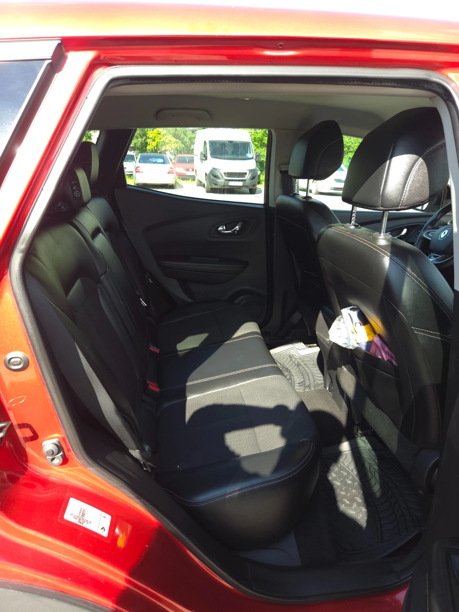 Renault Kadjar 1.6 dCi 4WD, снимка 9 - Автомобили и джипове - 54889149