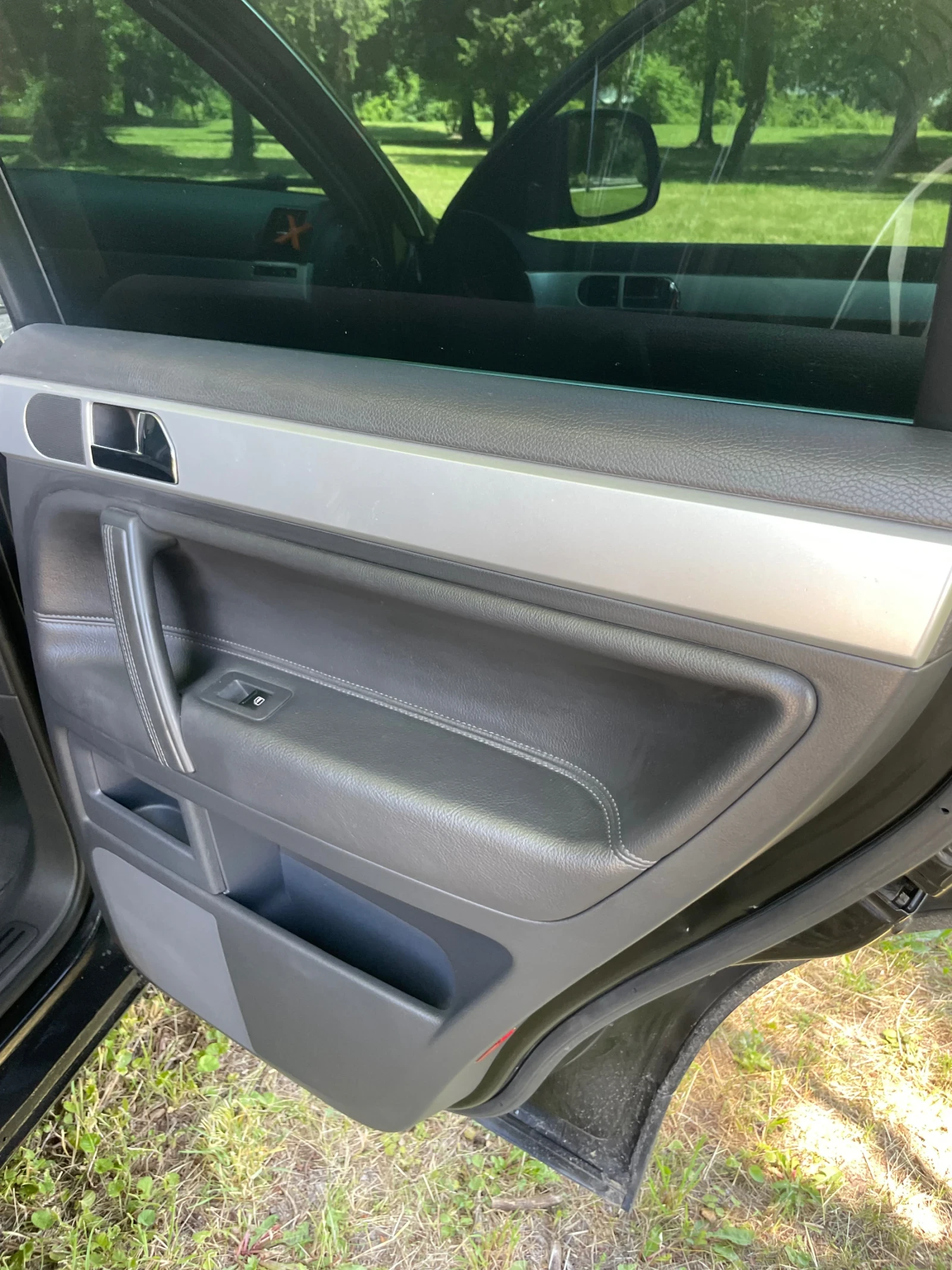 VW Touareg 3.0D ръчка, снимка 11 - Автомобили и джипове - 55267509