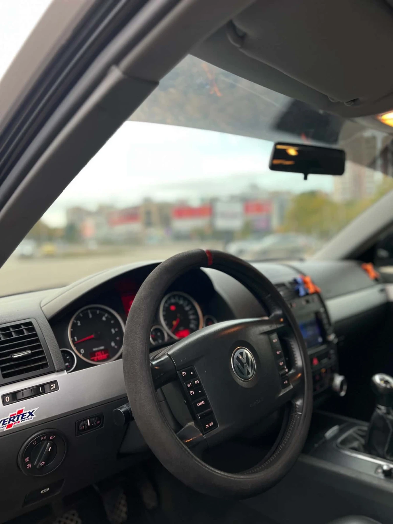 VW Touareg 3.0D ръчка, снимка 8 - Автомобили и джипове - 56572609