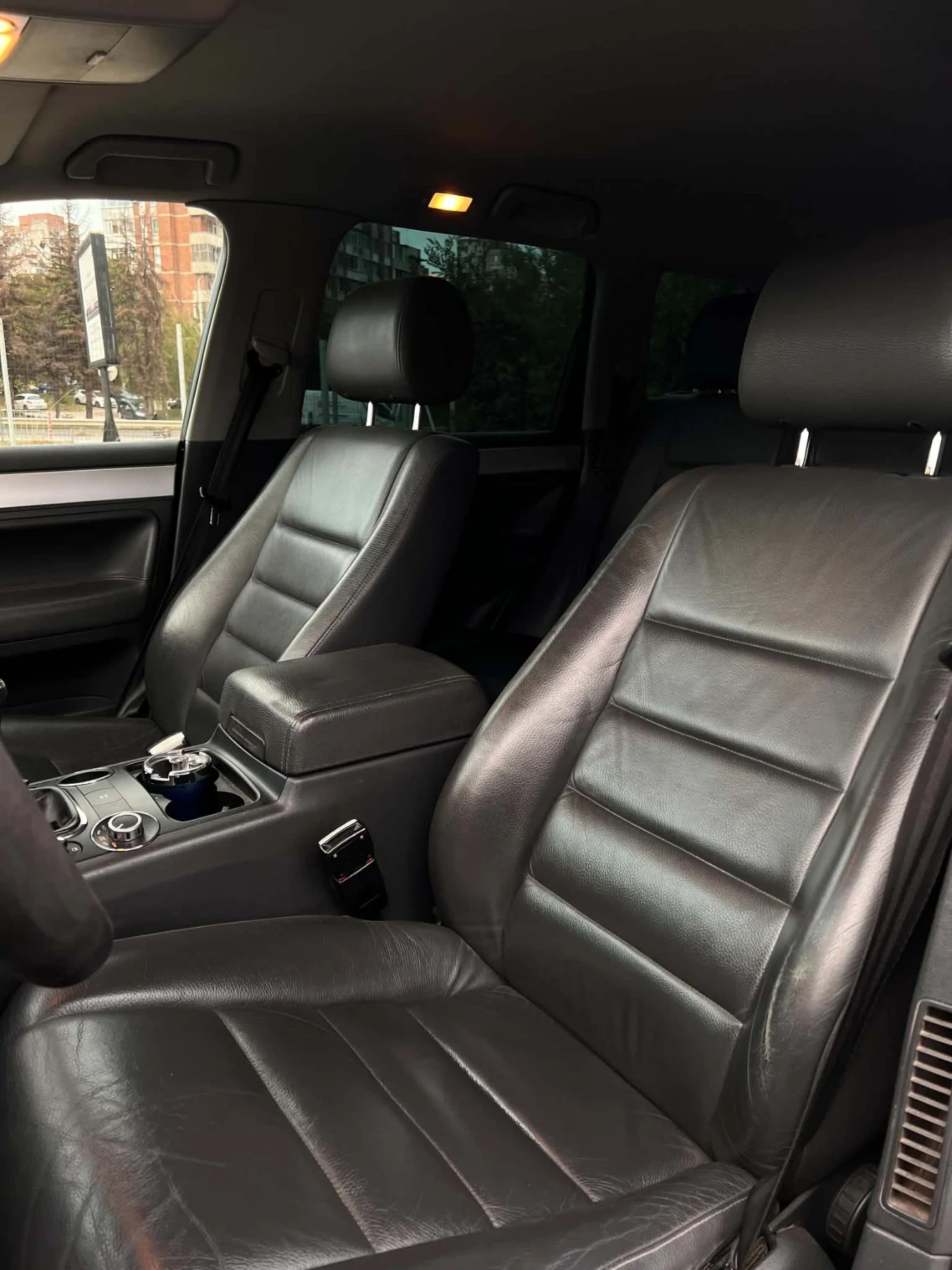 VW Touareg 3.0D ръчка, снимка 10 - Автомобили и джипове - 56572609