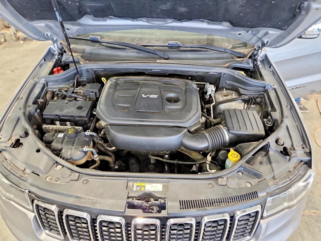 Jeep Grand cherokee 3.6l Limited, снимка 12 - Автомобили и джипове - 55812497