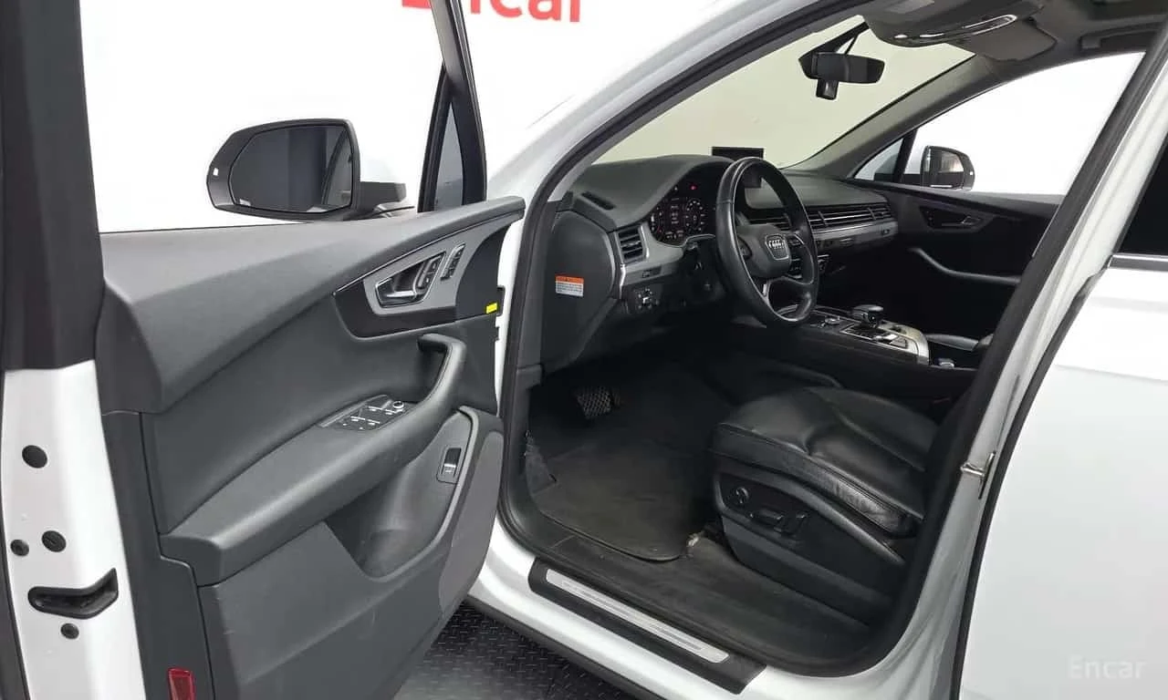 Audi Q7 45 TFSI Quattro/ФИНАНСИРАНЕ, снимка 10 - Автомобили и джипове - 56332035