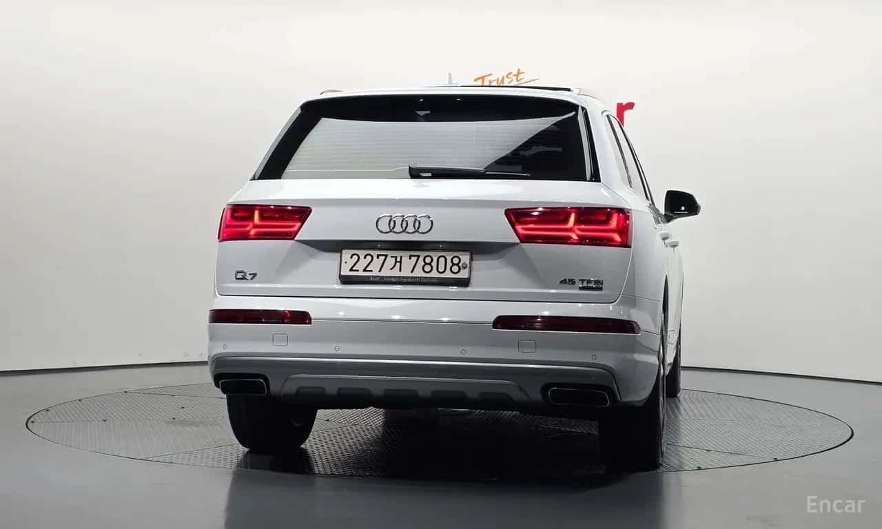 Audi Q7 45 TFSI Quattro/ФИНАНСИРАНЕ, снимка 4 - Автомобили и джипове - 56332035