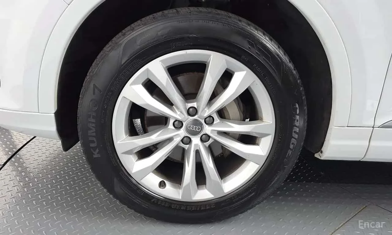 Audi Q7 45 TFSI Quattro/ФИНАНСИРАНЕ, снимка 5 - Автомобили и джипове - 56332035