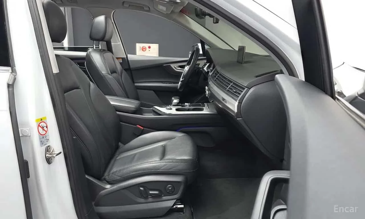 Audi Q7 45 TFSI Quattro/ФИНАНСИРАНЕ, снимка 11 - Автомобили и джипове - 56332035