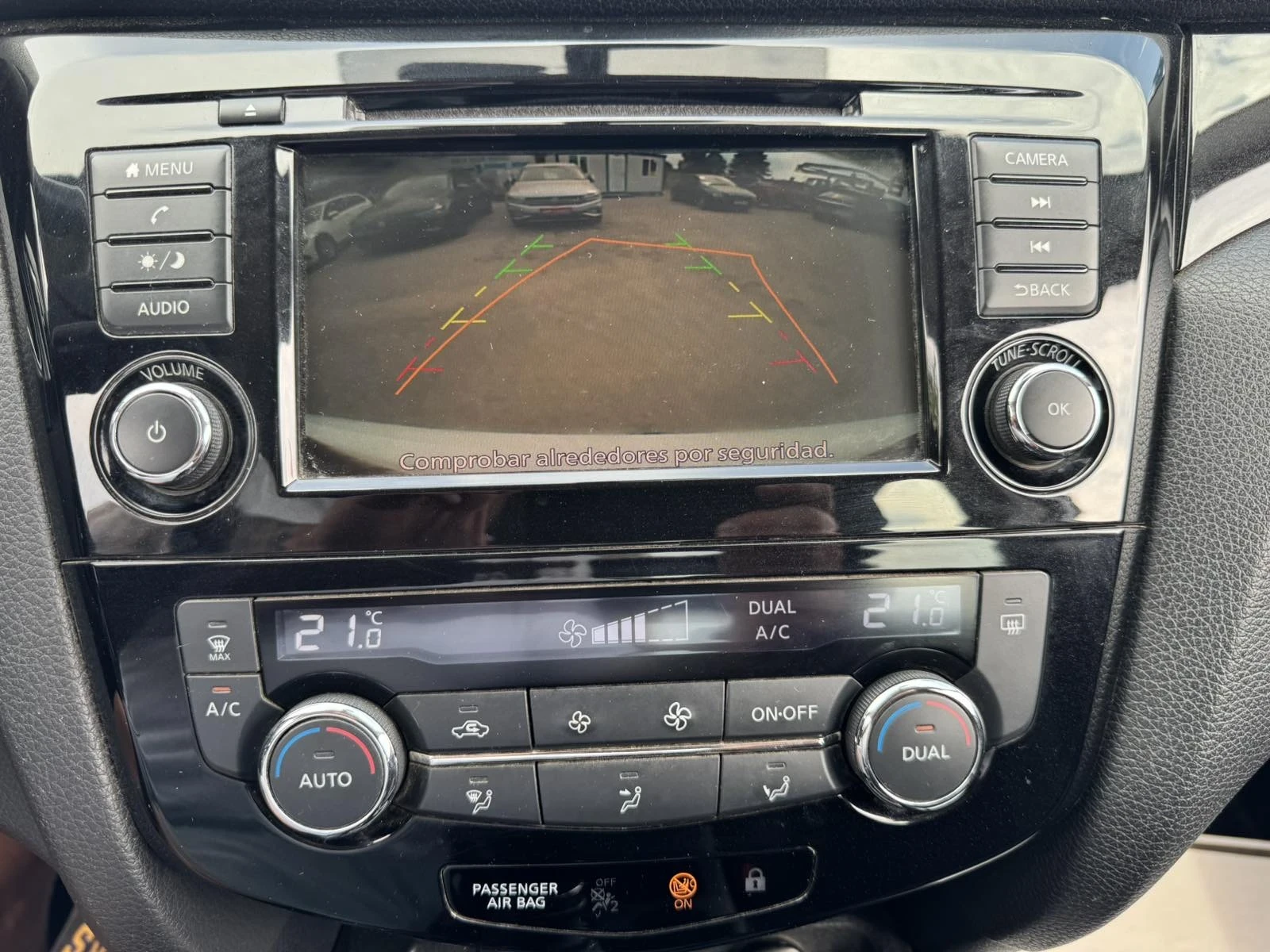 Nissan Qashqai 1.5DCI-115CV-E6, снимка 12 - Автомобили и джипове - 56730005