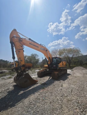 Багер Hyundai HX 380L, снимка 2