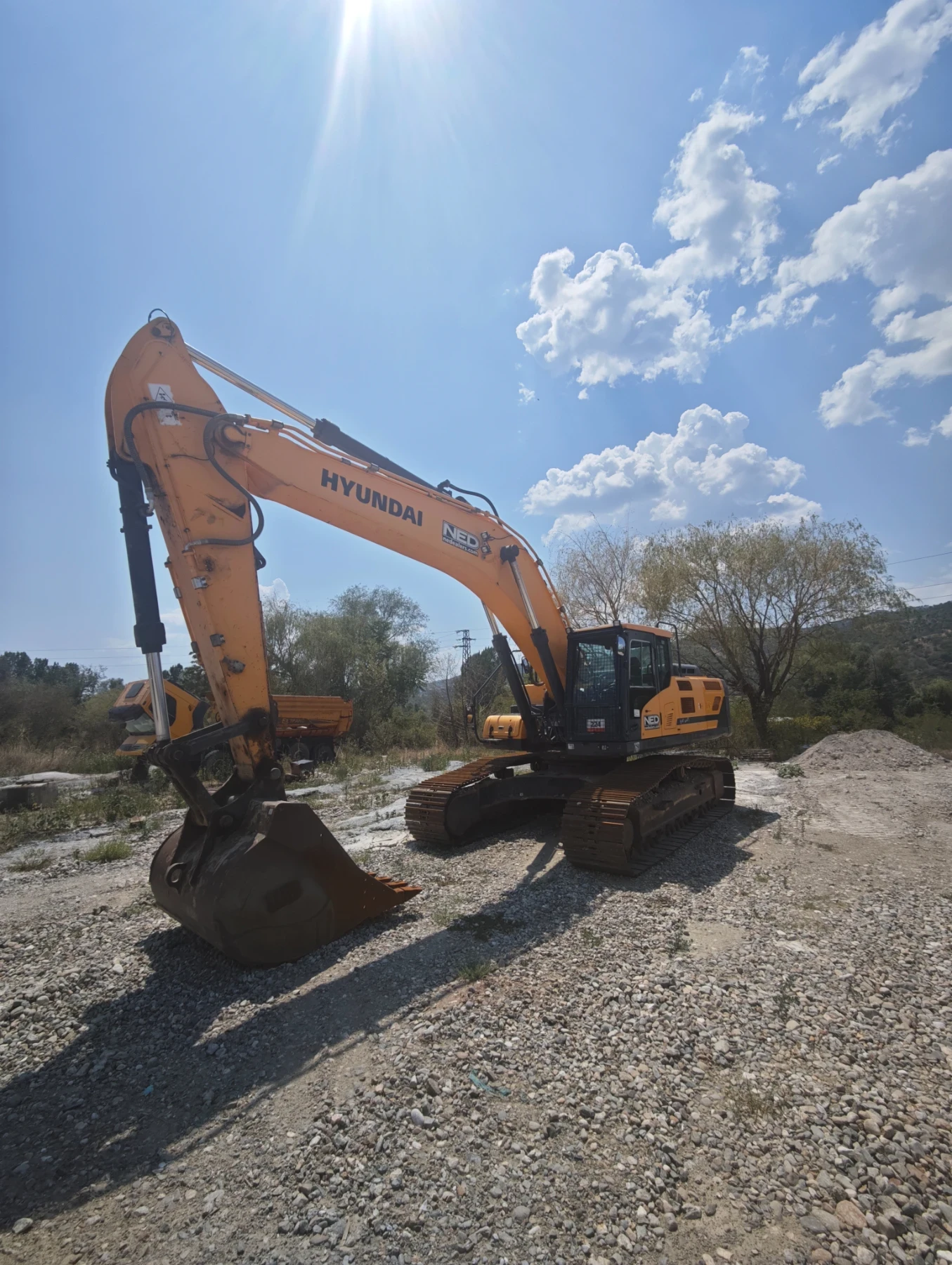Багер Hyundai HX 380L, снимка 2 - Индустриална техника - 55579405