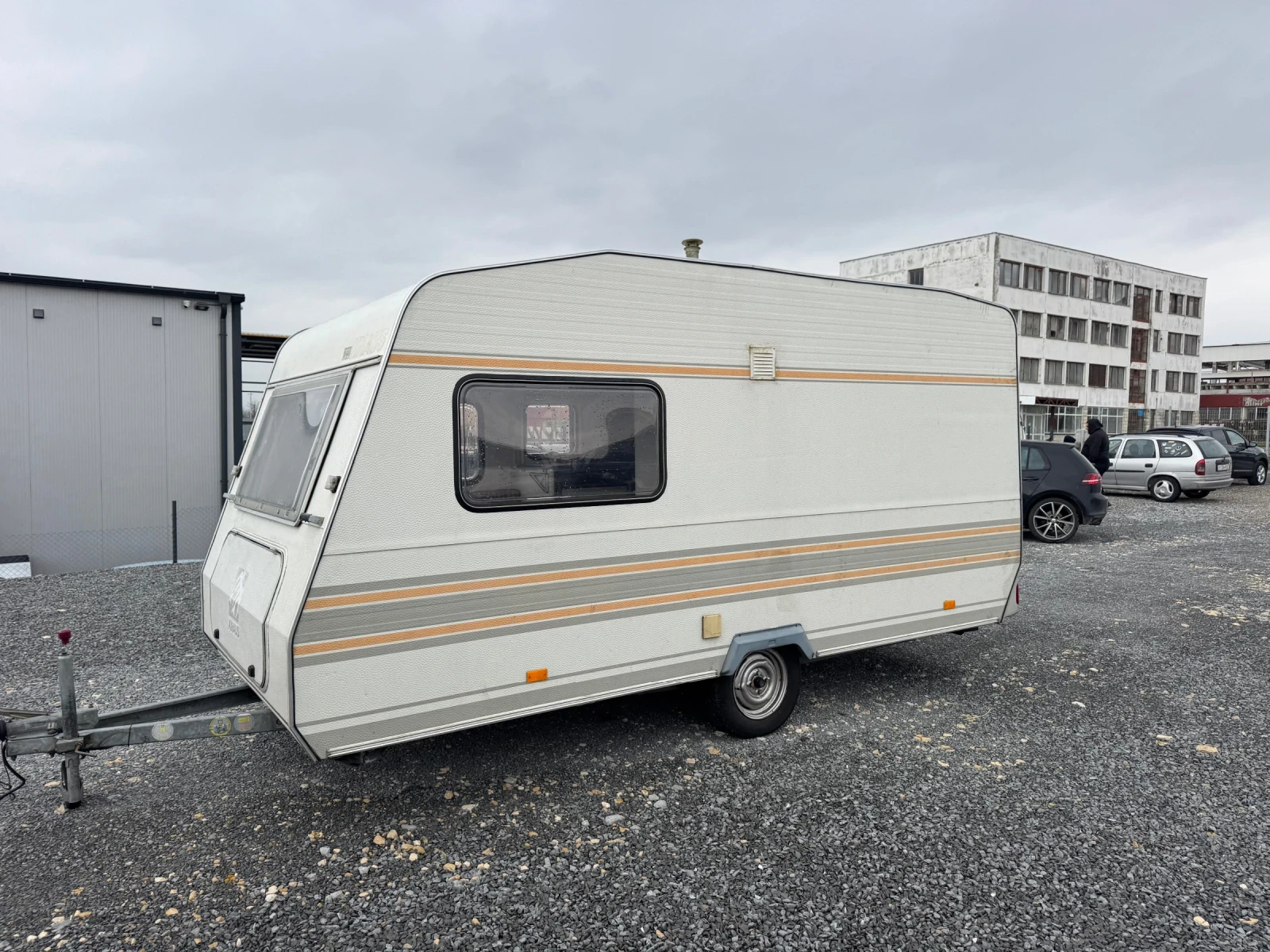 Каравана Knaus 1, снимка 4 - Каравани и кемпери - 53926610