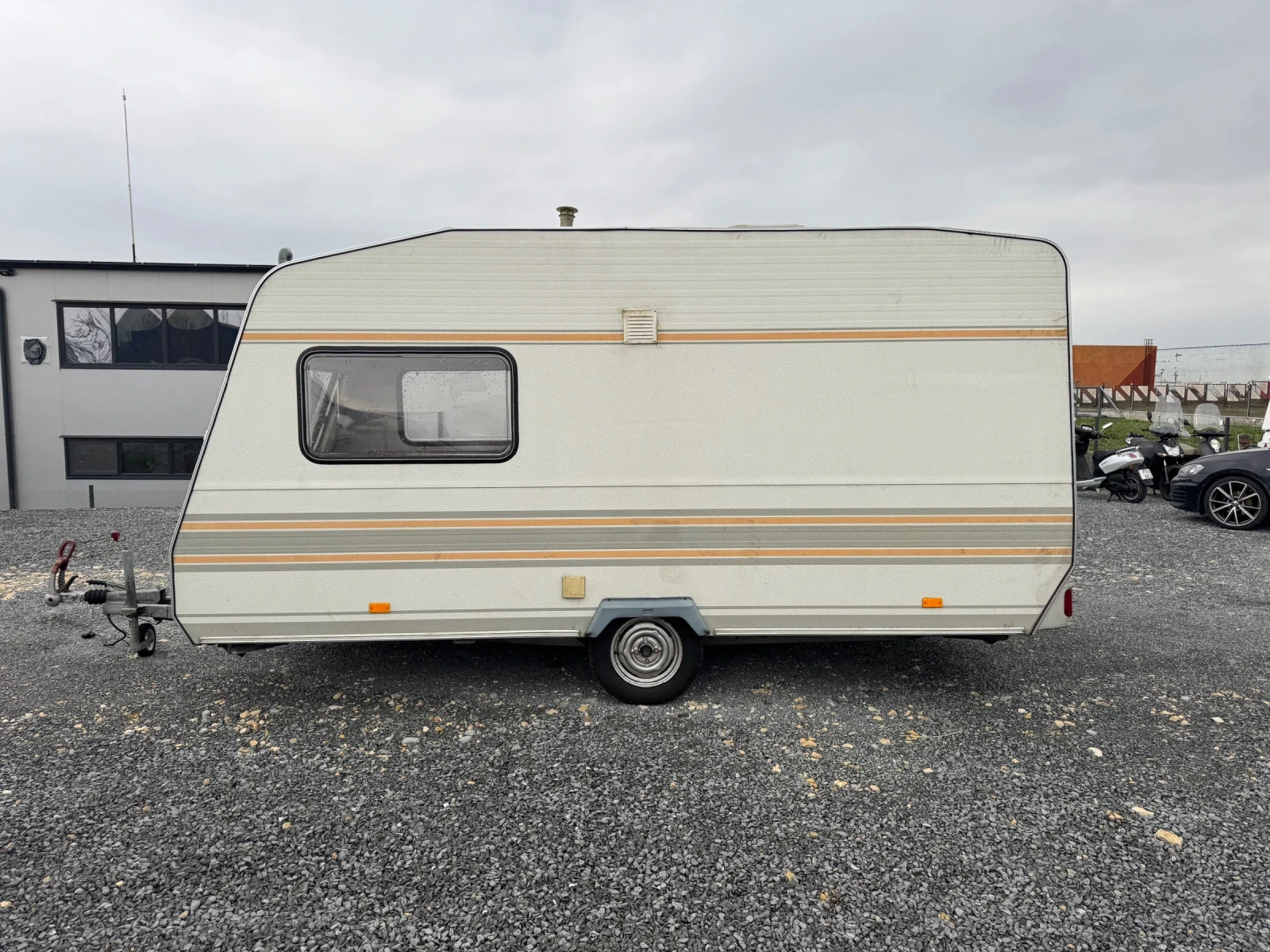 Каравана Knaus 1, снимка 5 - Каравани и кемпери - 53926610