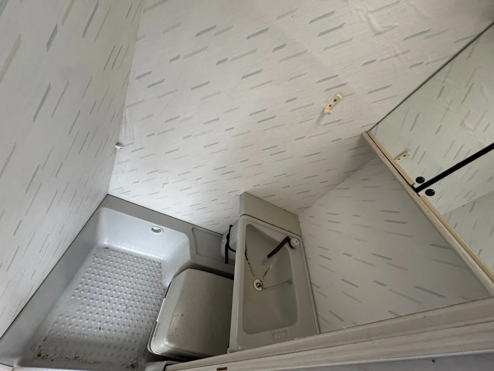 Каравана Knaus 1, снимка 10 - Каравани и кемпери - 53926610