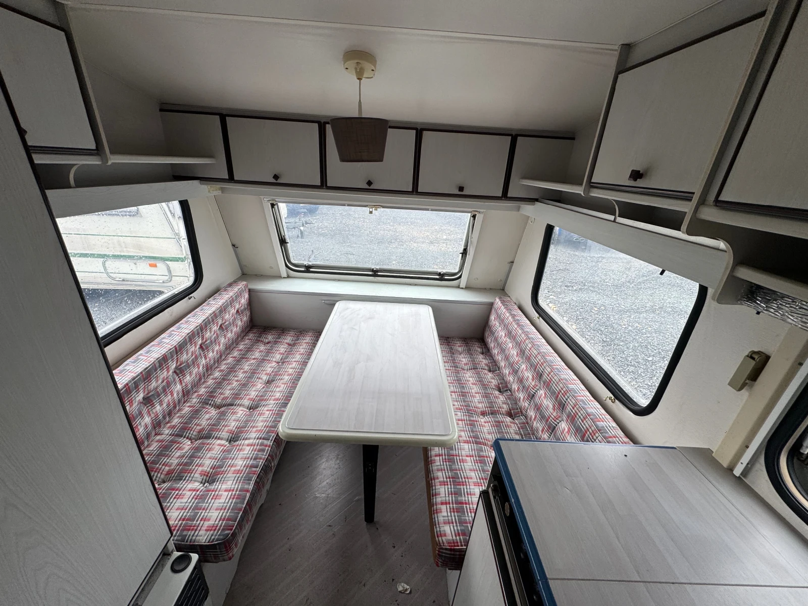 Каравана Knaus 1, снимка 11 - Каравани и кемпери - 53926610