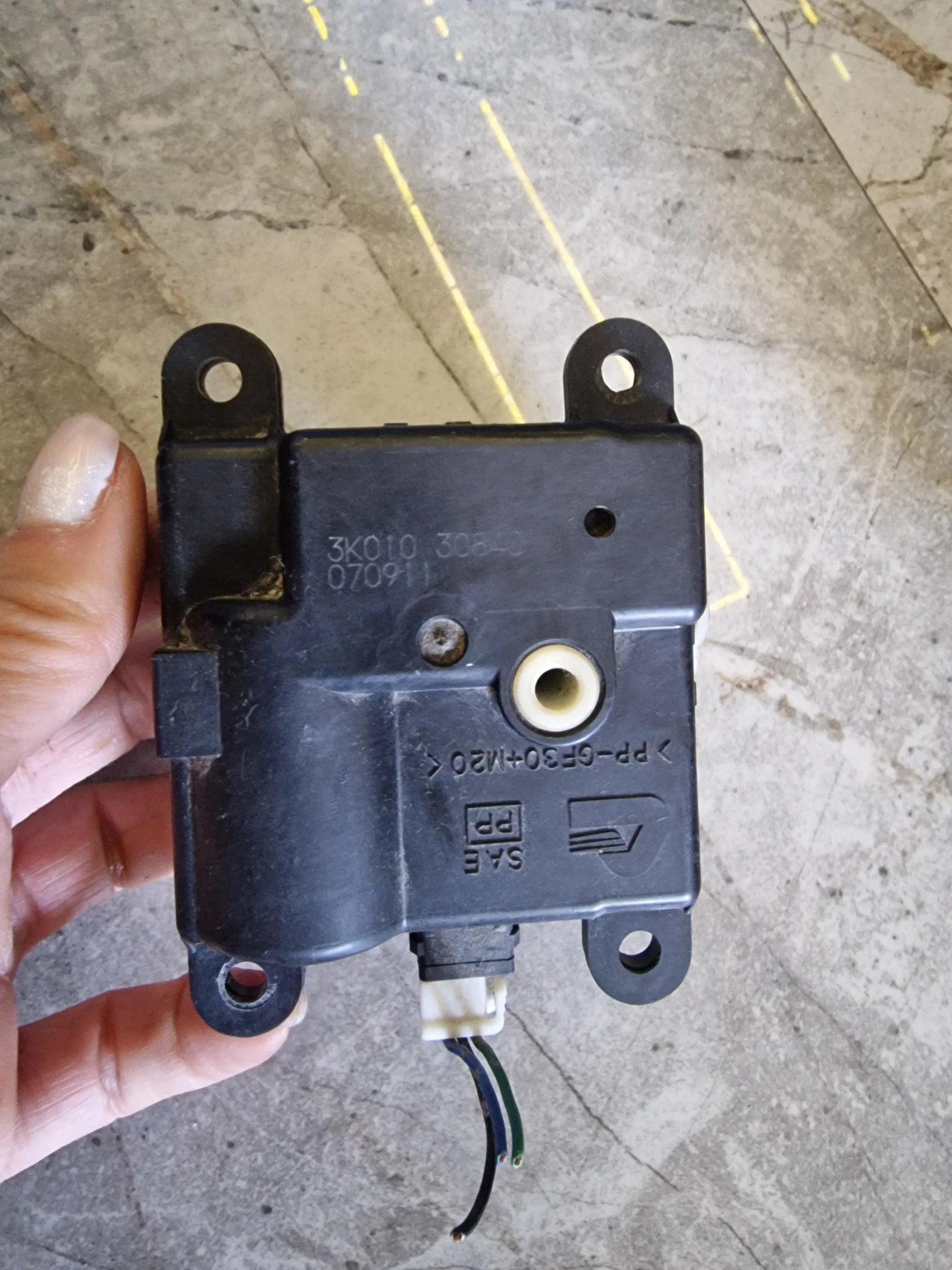 3K01030840 070911 моторче клапи парно NISSAN MURANO QASHQAI