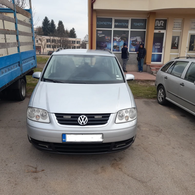 VW Touran, снимка 1 - Автомобили и джипове - 47225079