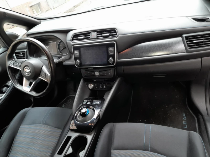 Nissan Leaf , снимка 7 - Автомобили и джипове - 48001057