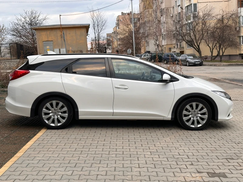 Honda Civic 1.6 I-DTEC TOURER, снимка 4 - Автомобили и джипове - 48707801