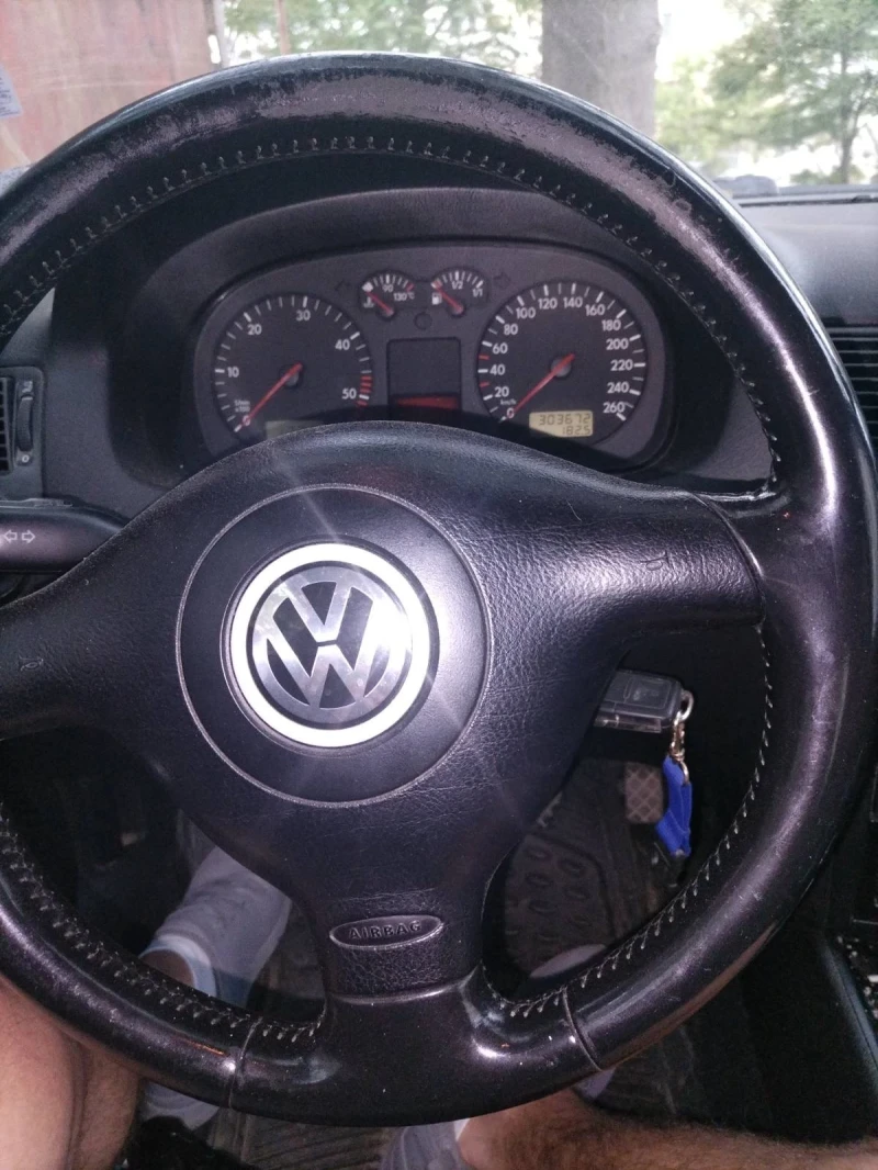 VW Golf 4, снимка 3 - Автомобили и джипове - 49306469