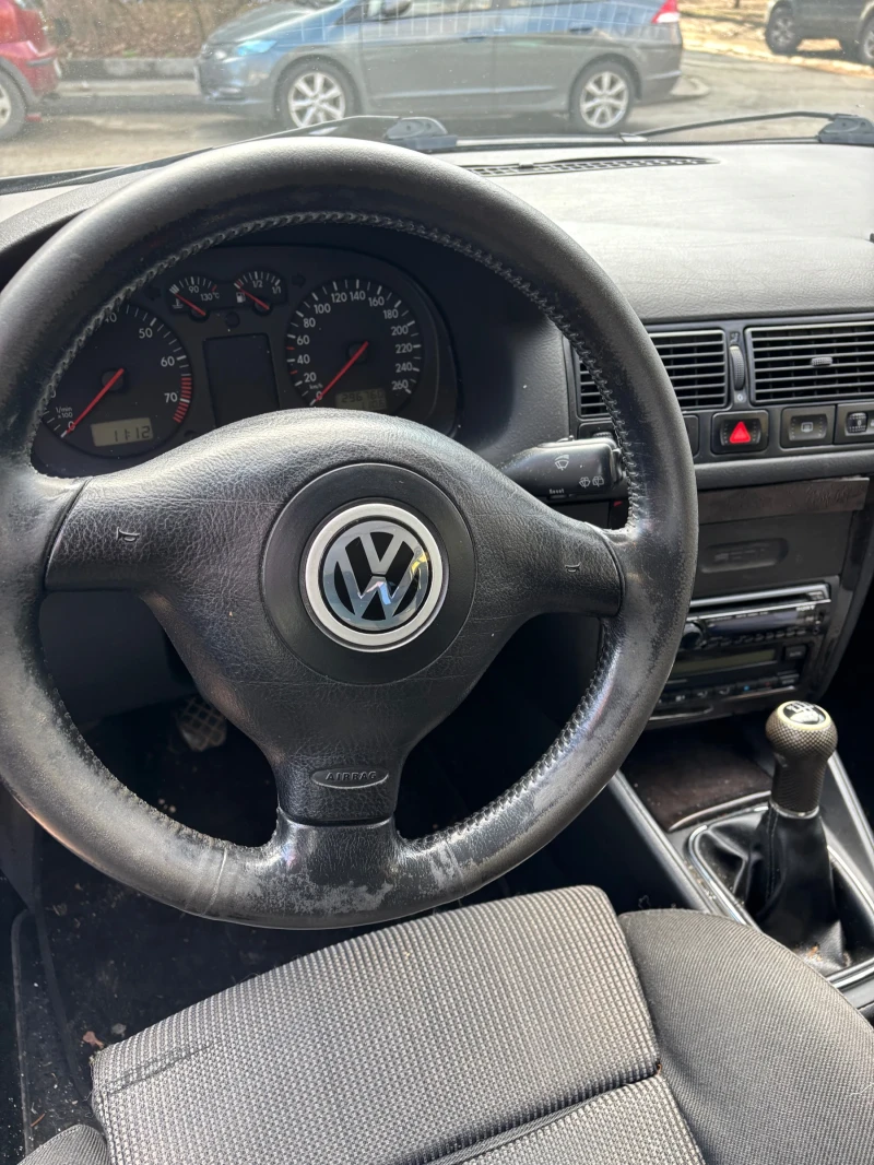 VW Golf 1.8T, снимка 4 - Автомобили и джипове - 49343604