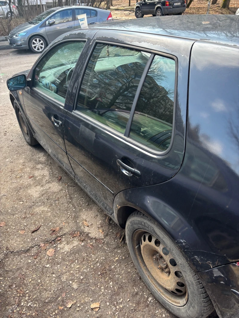 VW Golf 1.8T, снимка 6 - Автомобили и джипове - 49343604