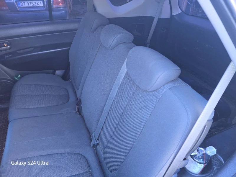 Kia Carens, снимка 6 - Автомобили и джипове - 52474432