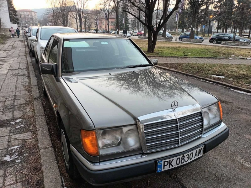 Mercedes-Benz E 200, снимка 2 - Автомобили и джипове - 52423037
