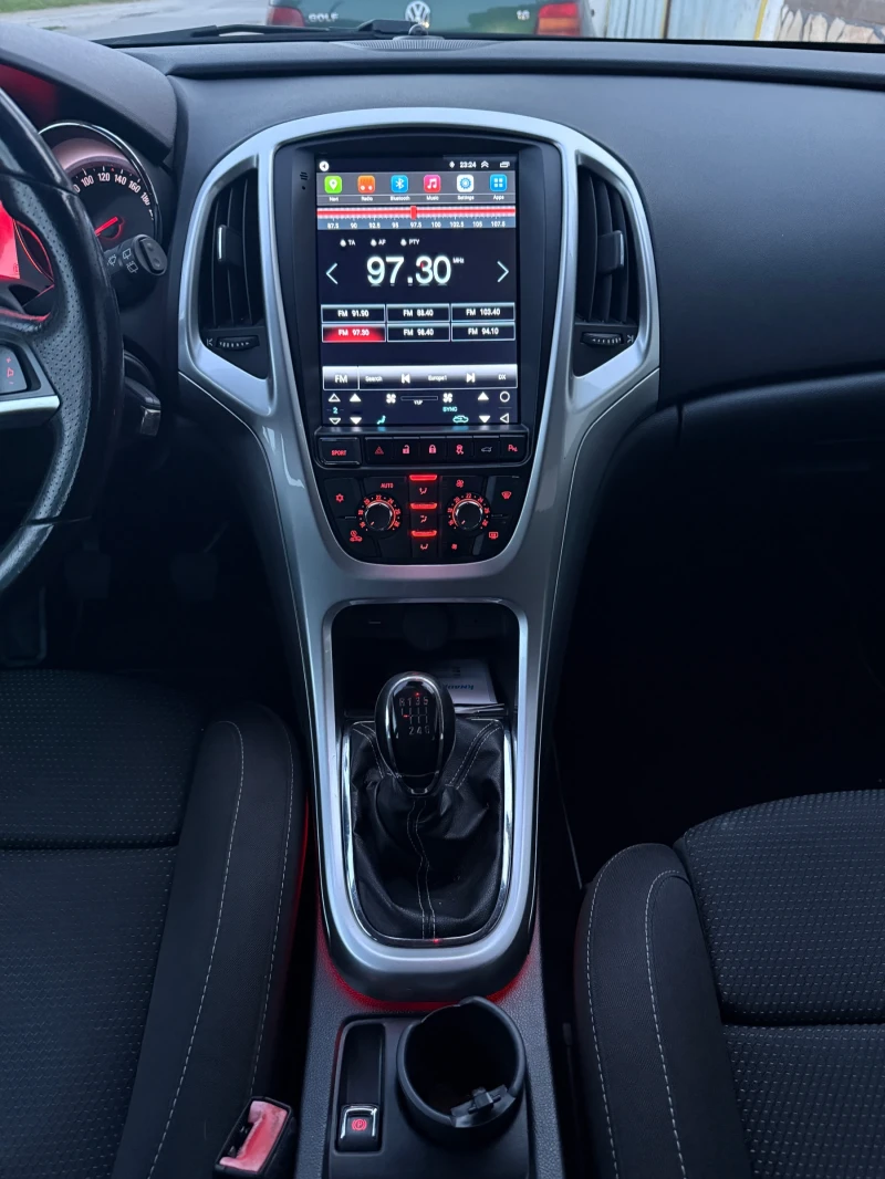 Opel Astra 1.6 турбо, снимка 6 - Автомобили и джипове - 52282228