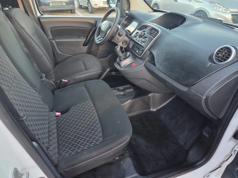 Renault Kangoo 1.5 dci 3 МЕСТА, снимка 11 - Автомобили и джипове - 52420774
